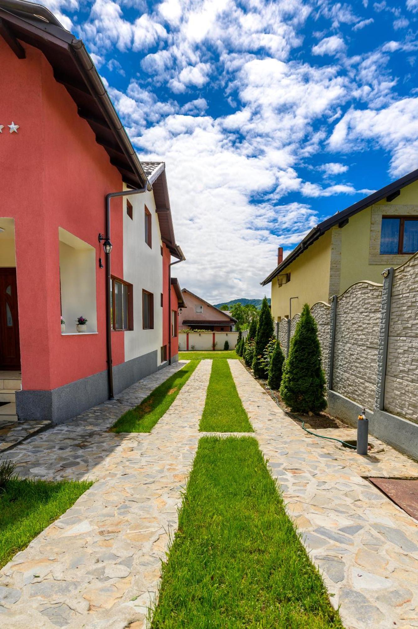 Casa Alex Calimanesti Hotel Exterior photo